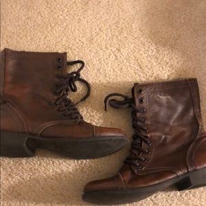 Combat boots